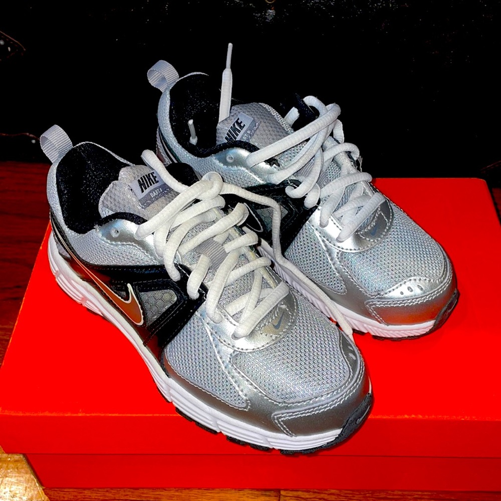 Boys Nike 13C sneakers